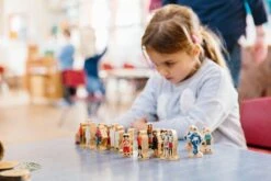 Freckled Frog People Around The World 14 Freckled Frog People Around The World -Toypark Sales TheFreckledFrogPeopleAroundtheWorld 5