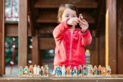 Freckled Frog People Around The World 17 Freckled Frog People Around The World -Toypark Sales TheFreckledFrogPeopleAroundtheWorld 8